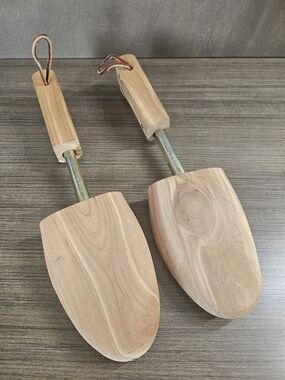 Rochester Shoe Tree Co. Wooden Adjustable Pair Large Cedar Dress Shoes